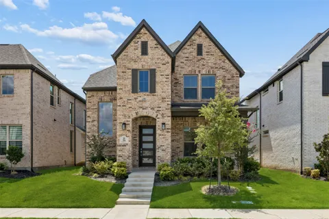 708 Kendall Lane