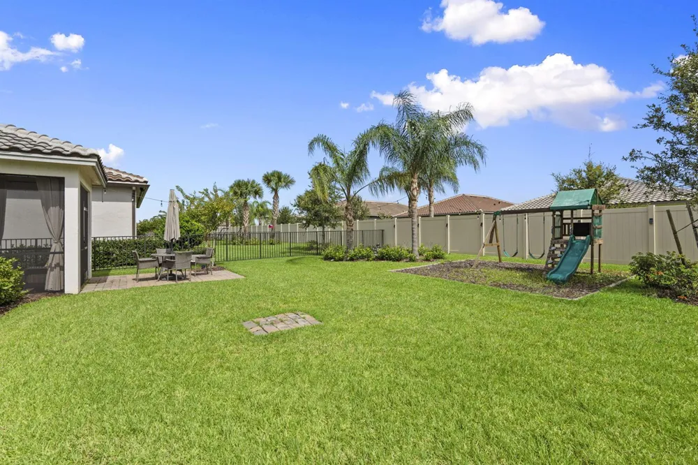 535 SE VILLANDRY WAY Port St. Lucie, FL 34984