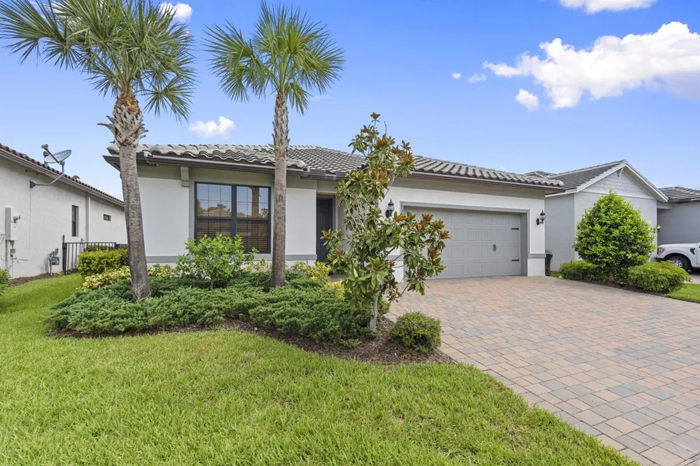 535 SE VILLANDRY WAY Port St. Lucie, FL 34984