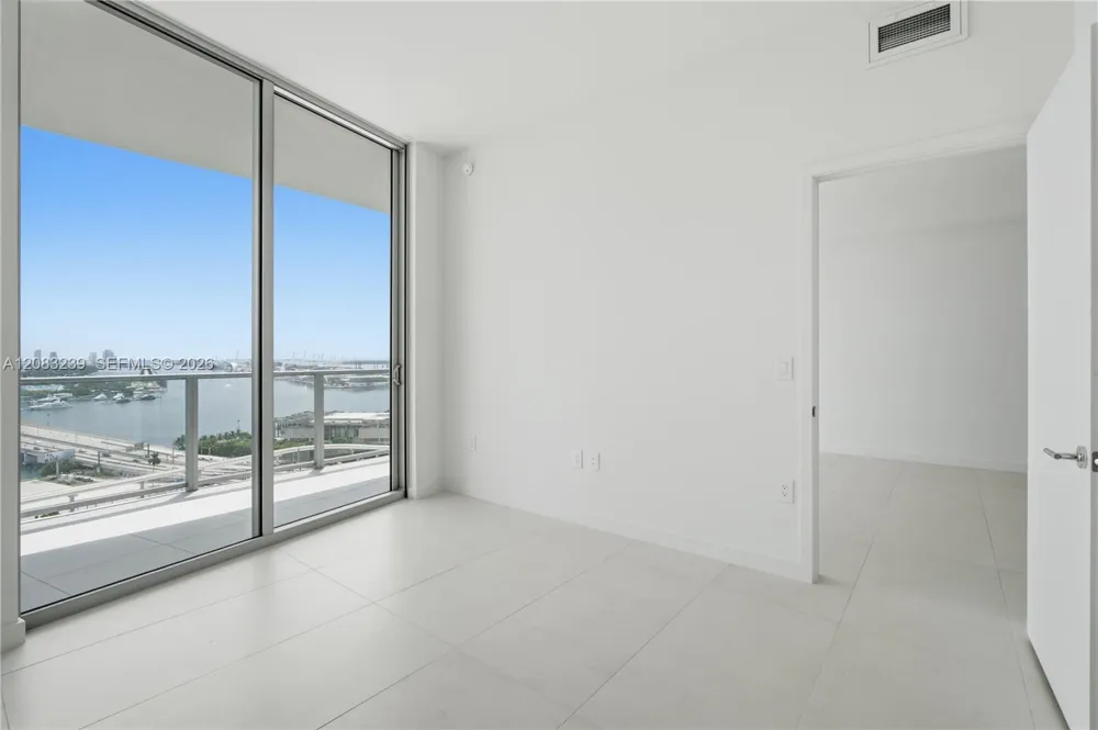 1400 Biscayne Blvd #2104 Miami, FL 33132