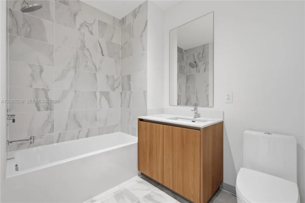 1400 Biscayne Blvd #2104 Miami, FL 33132