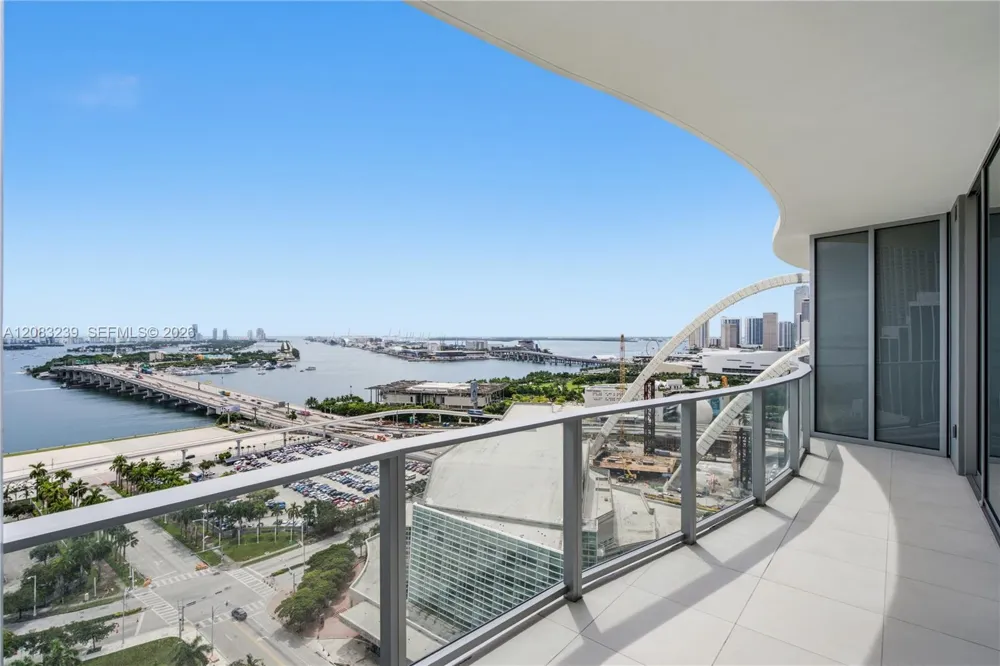 1400 Biscayne Blvd #2104 Miami, FL 33132