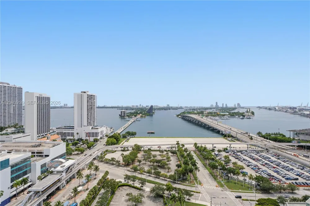 1400 Biscayne Blvd #2104 Miami, FL 33132