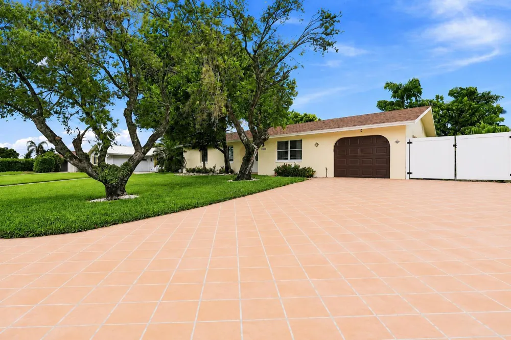 3606 Dorrit Avenue Boynton Beach, FL 33436