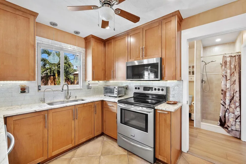 3241 NE 9TH TERRACE Pompano Beach, FL 33064