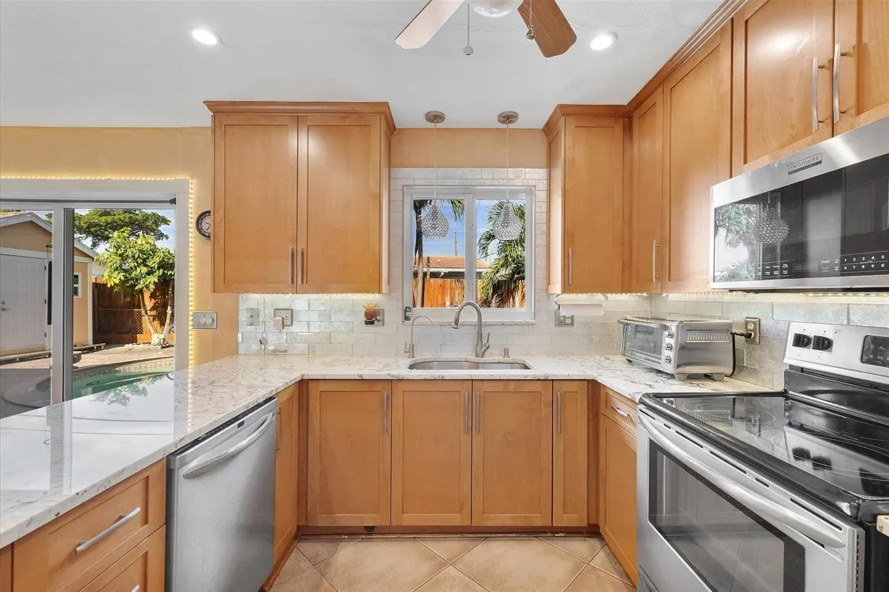 3241 NE 9TH TERRACE Pompano Beach, FL 33064