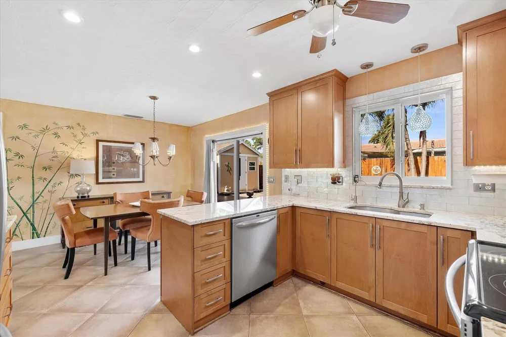 3241 NE 9TH TERRACE Pompano Beach, FL 33064