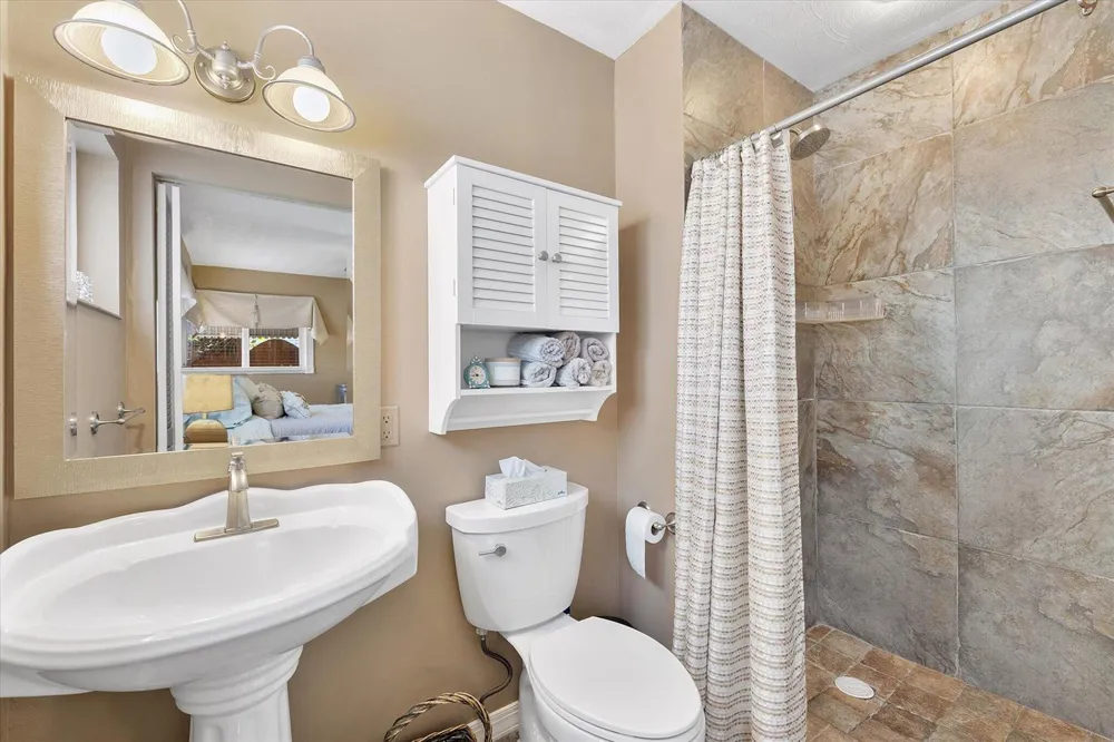 3241 NE 9TH TERRACE Pompano Beach, FL 33064