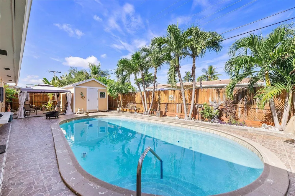 3241 NE 9TH TERRACE Pompano Beach, FL 33064