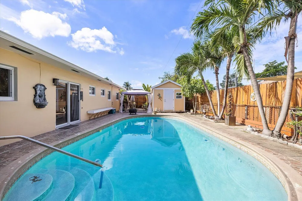 3241 NE 9TH TERRACE Pompano Beach, FL 33064