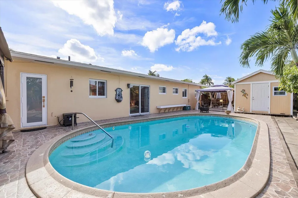 3241 NE 9TH TERRACE Pompano Beach, FL 33064