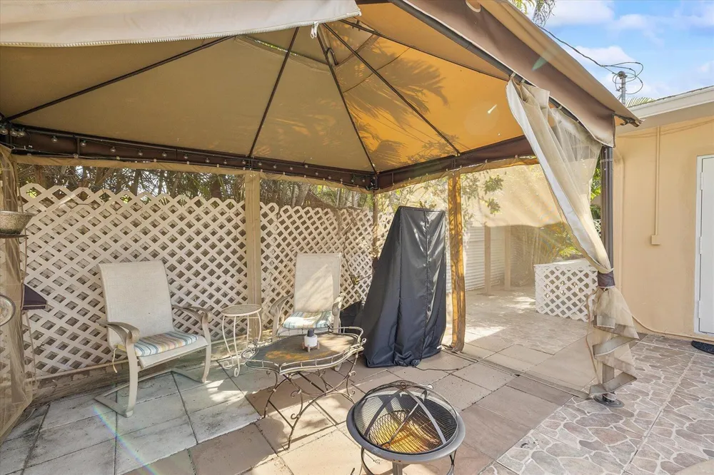 3241 NE 9TH TERRACE Pompano Beach, FL 33064