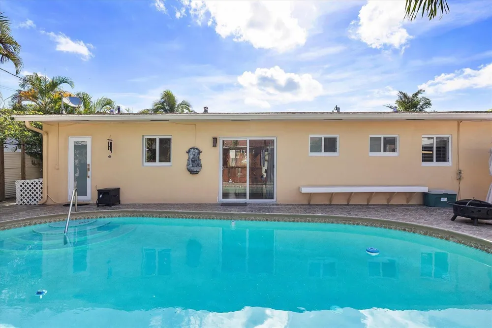 3241 NE 9TH TERRACE Pompano Beach, FL 33064