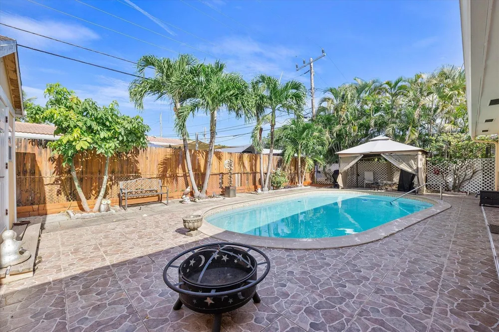 3241 NE 9TH TERRACE Pompano Beach, FL 33064