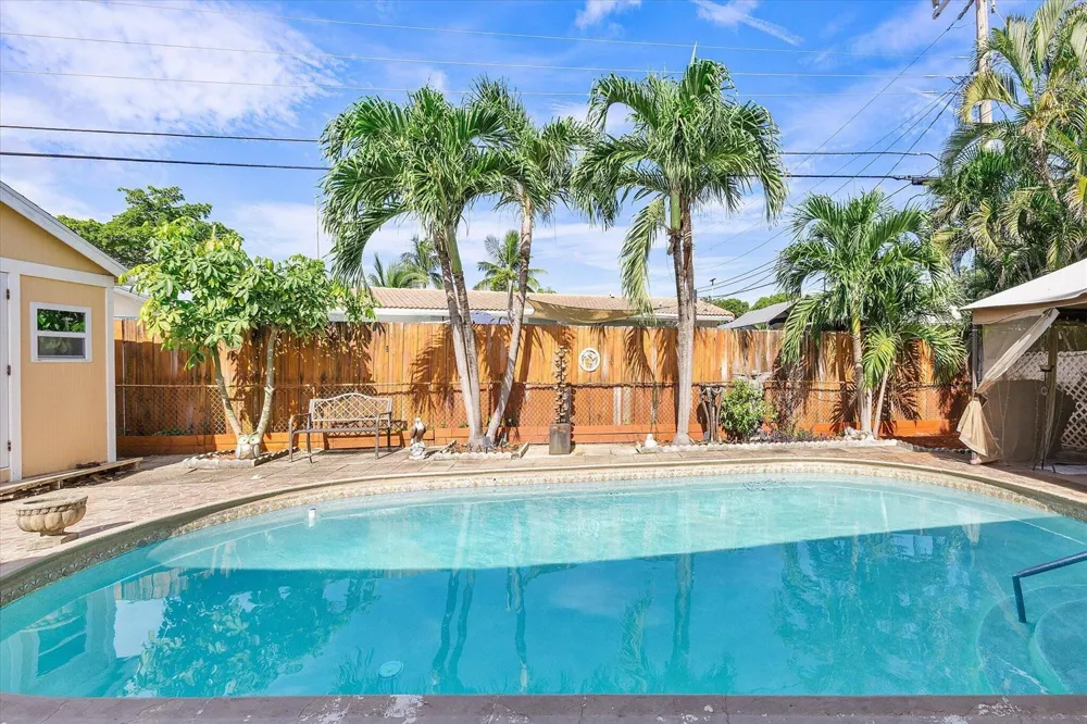 3241 NE 9TH TERRACE Pompano Beach, FL 33064