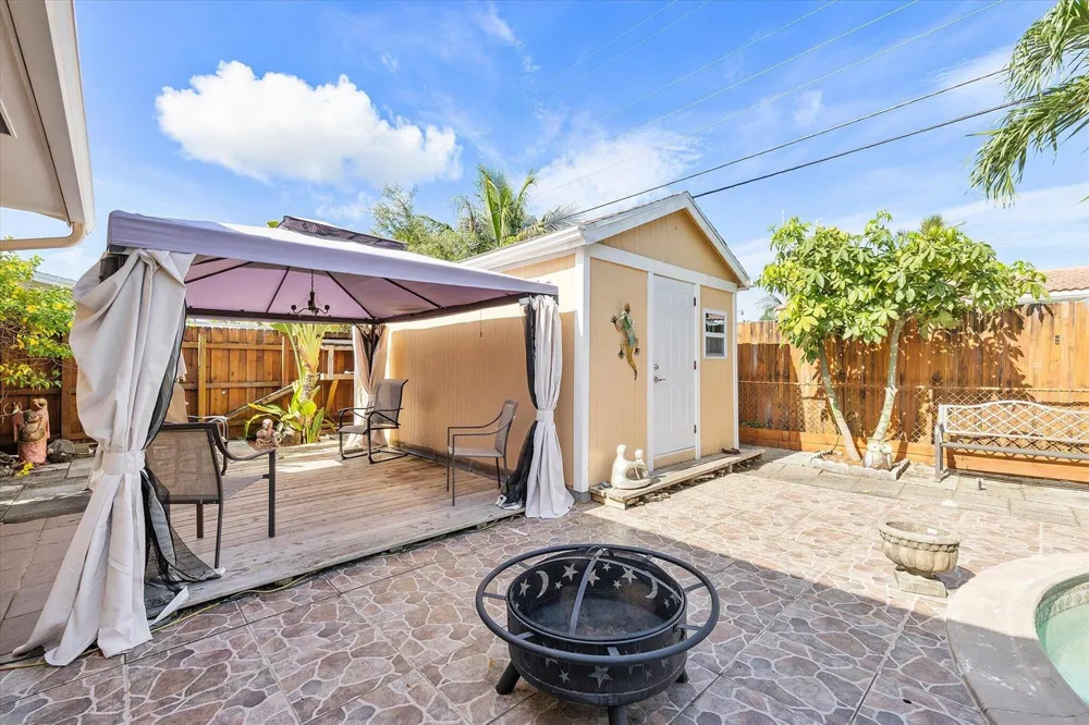 3241 NE 9TH TERRACE Pompano Beach, FL 33064