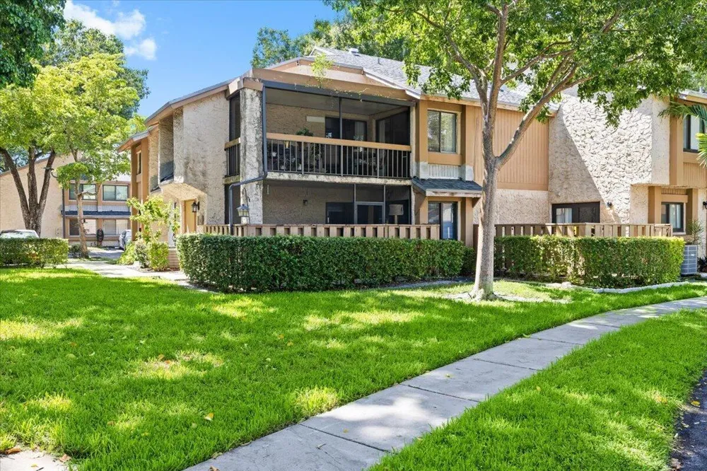 130 WIMBLEDON LAKE DRIVE Plantation, FL 33324