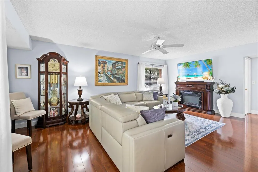 130 WIMBLEDON LAKE DRIVE Plantation, FL 33324