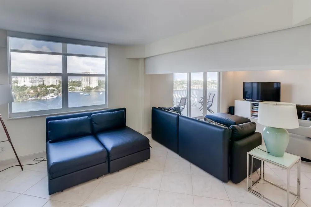 1 LAS OLAS CIRCLE #1105 Fort Lauderdale, FL 33316