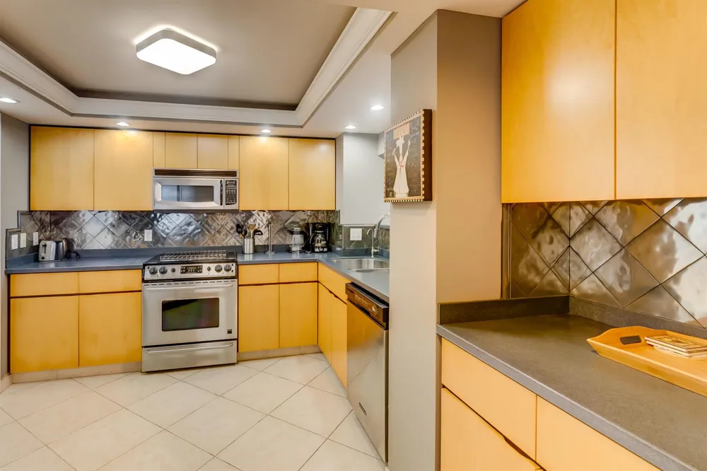 1 LAS OLAS CIRCLE #1105 Fort Lauderdale, FL 33316