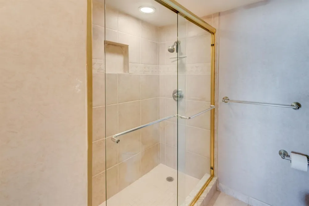 1 LAS OLAS CIRCLE #1105 Fort Lauderdale, FL 33316
