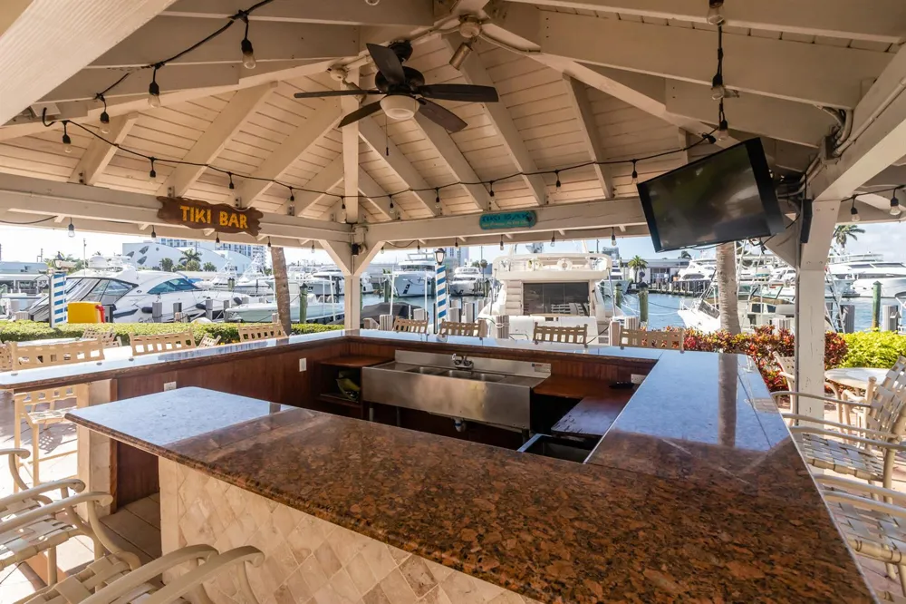 1 LAS OLAS CIRCLE #1105 Fort Lauderdale, FL 33316