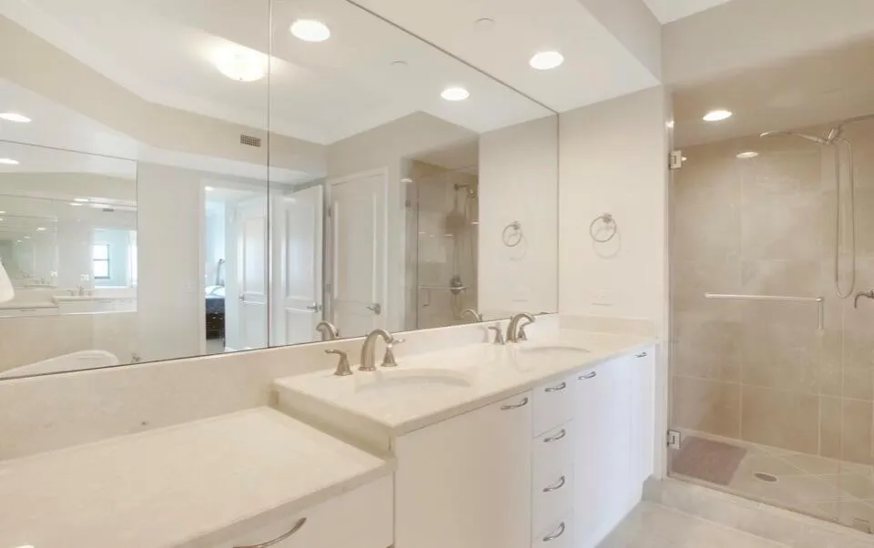 2640 LAKE SHORE DRIVE #2311 Riviera Beach, FL 33404