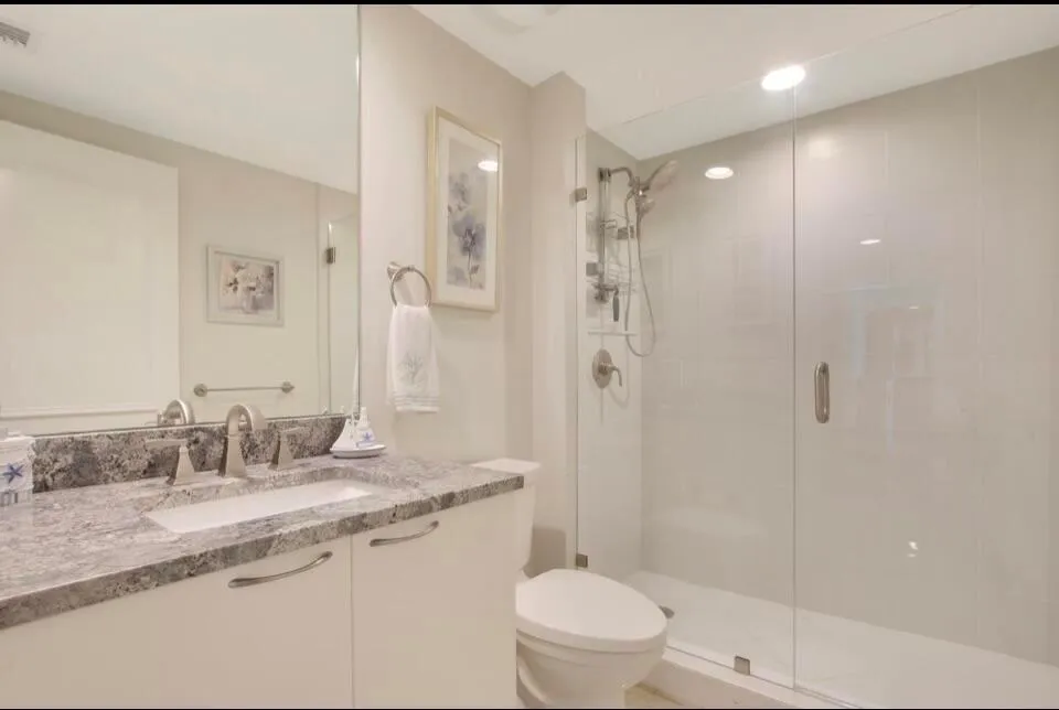 2640 LAKE SHORE DRIVE #2311 Riviera Beach, FL 33404