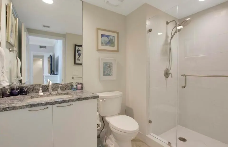 2640 LAKE SHORE DRIVE #2311 Riviera Beach, FL 33404