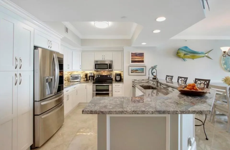 2640 LAKE SHORE DRIVE #2311 Riviera Beach, FL 33404