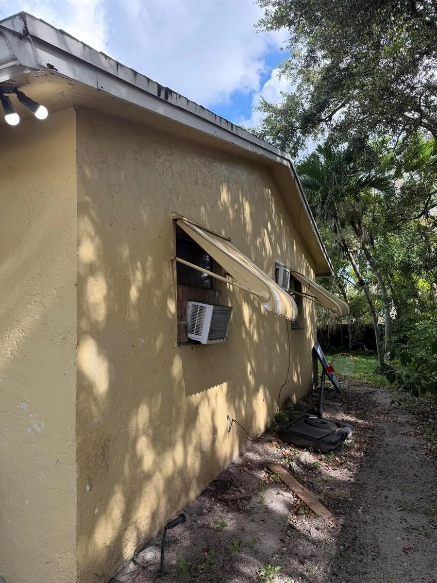 2605 NW 14TH STREET Fort Lauderdale, FL 33311
