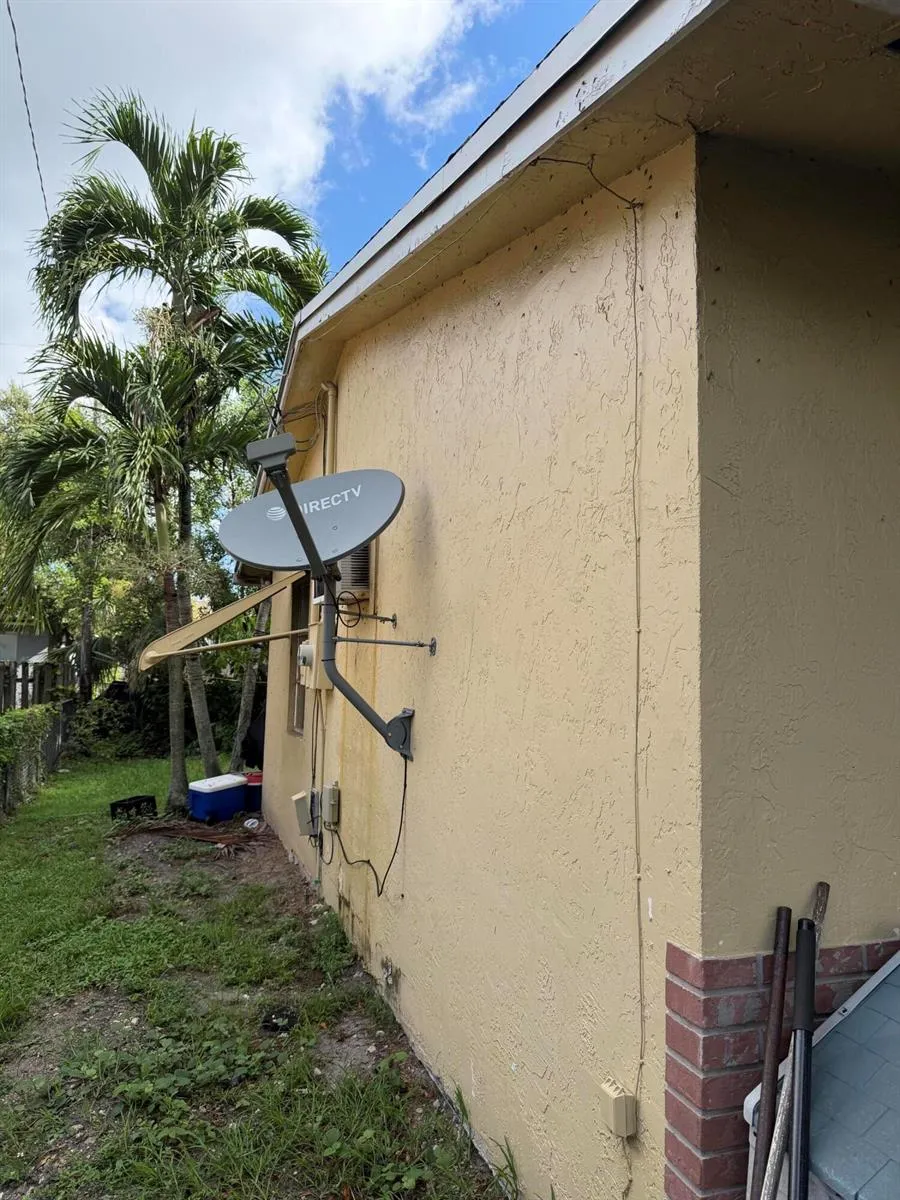 2605 NW 14TH STREET Fort Lauderdale, FL 33311