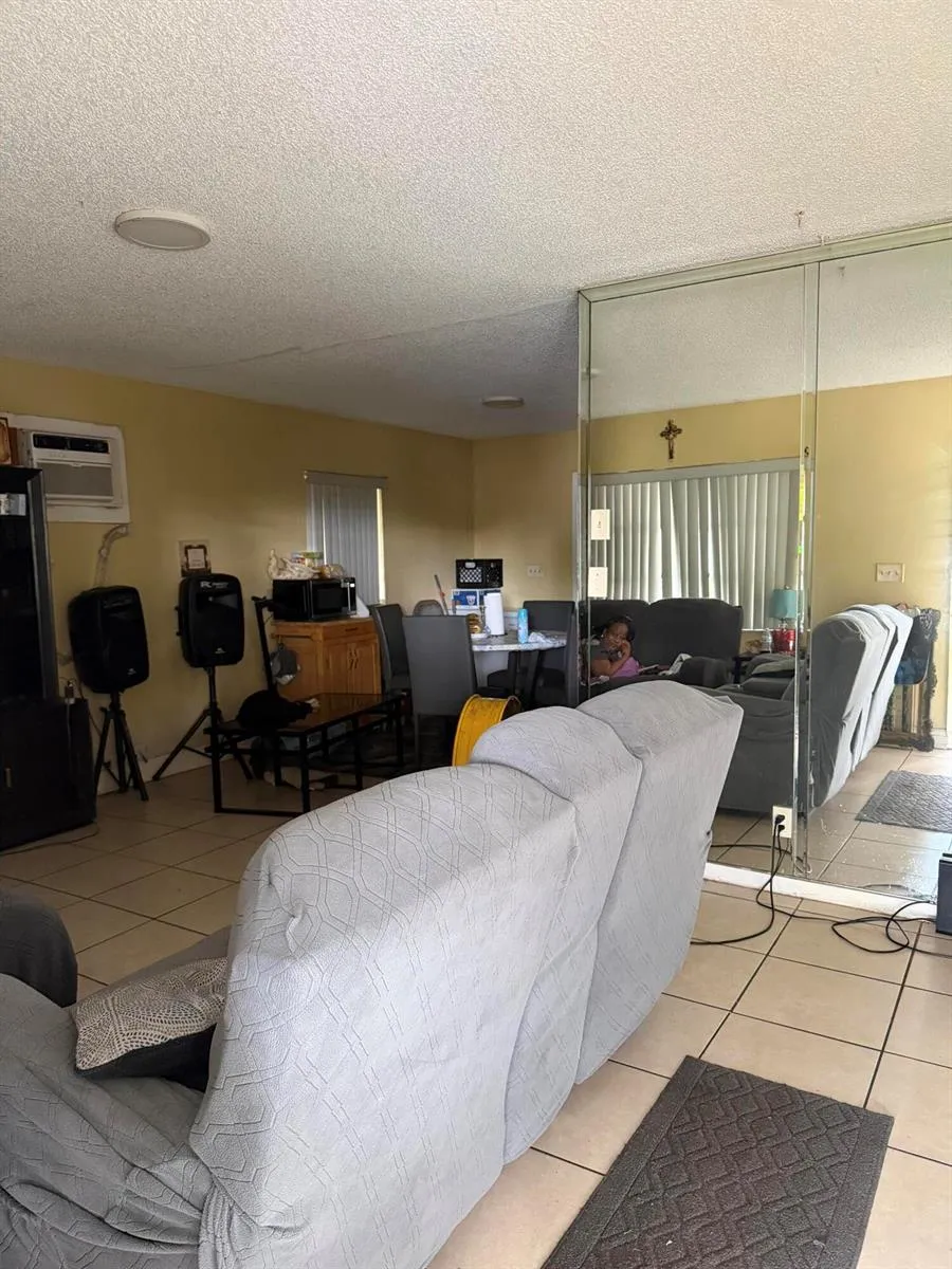 2605 NW 14TH STREET Fort Lauderdale, FL 33311
