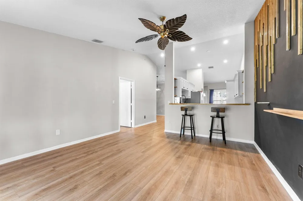 4551 DISCOVERY LANE #11 West Palm Beach, FL 33417