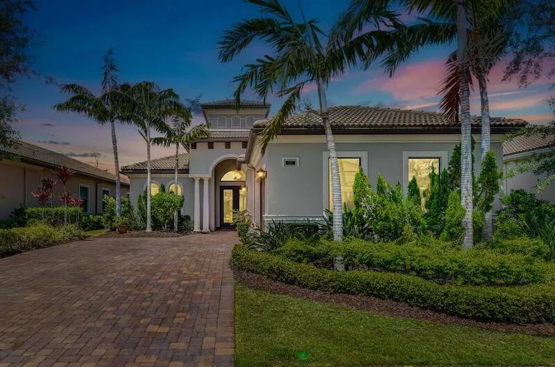 183 Calmo Circle Port St. Lucie, FL 34984