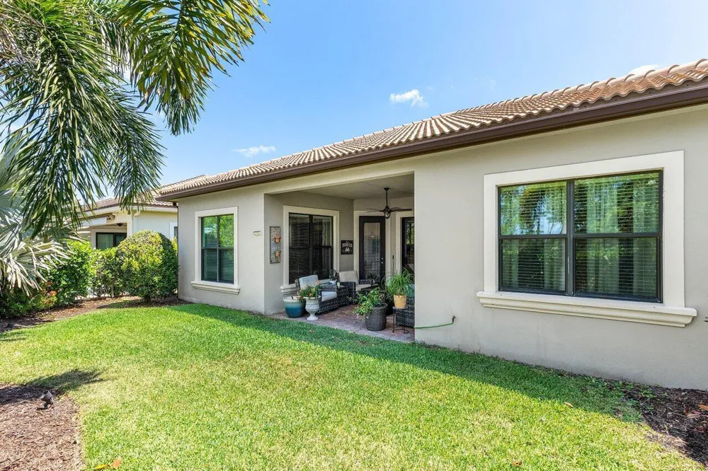 183 Calmo Circle Port St. Lucie, FL 34984