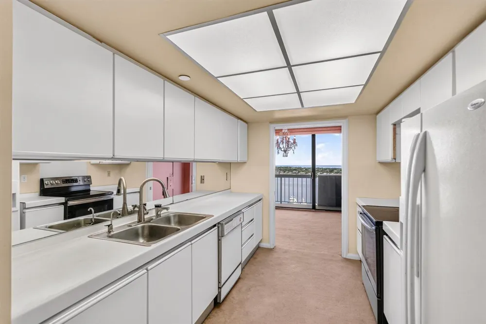 123 Lakeshore Drive #1945 North Palm Beach, FL 33408