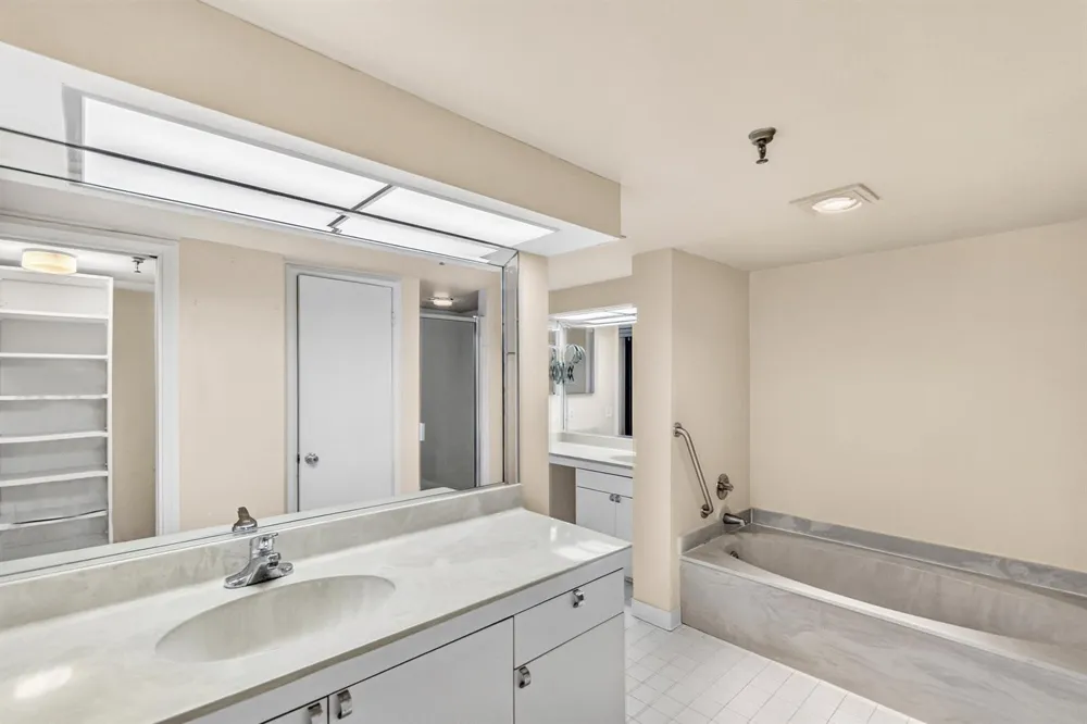 123 Lakeshore Drive #1945 North Palm Beach, FL 33408