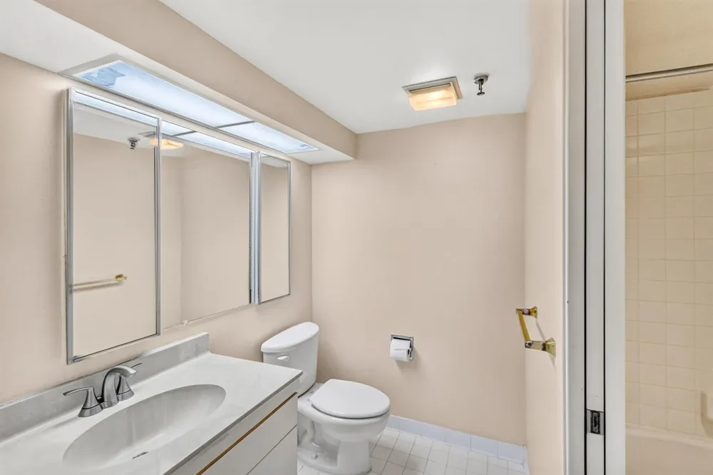 123 Lakeshore Drive #1945 North Palm Beach, FL 33408