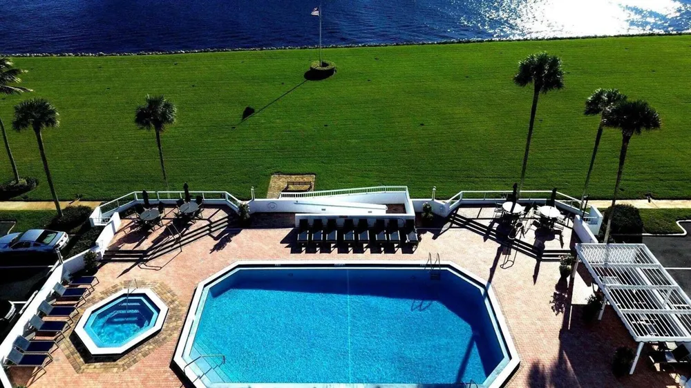 123 Lakeshore Drive #1945 North Palm Beach, FL 33408