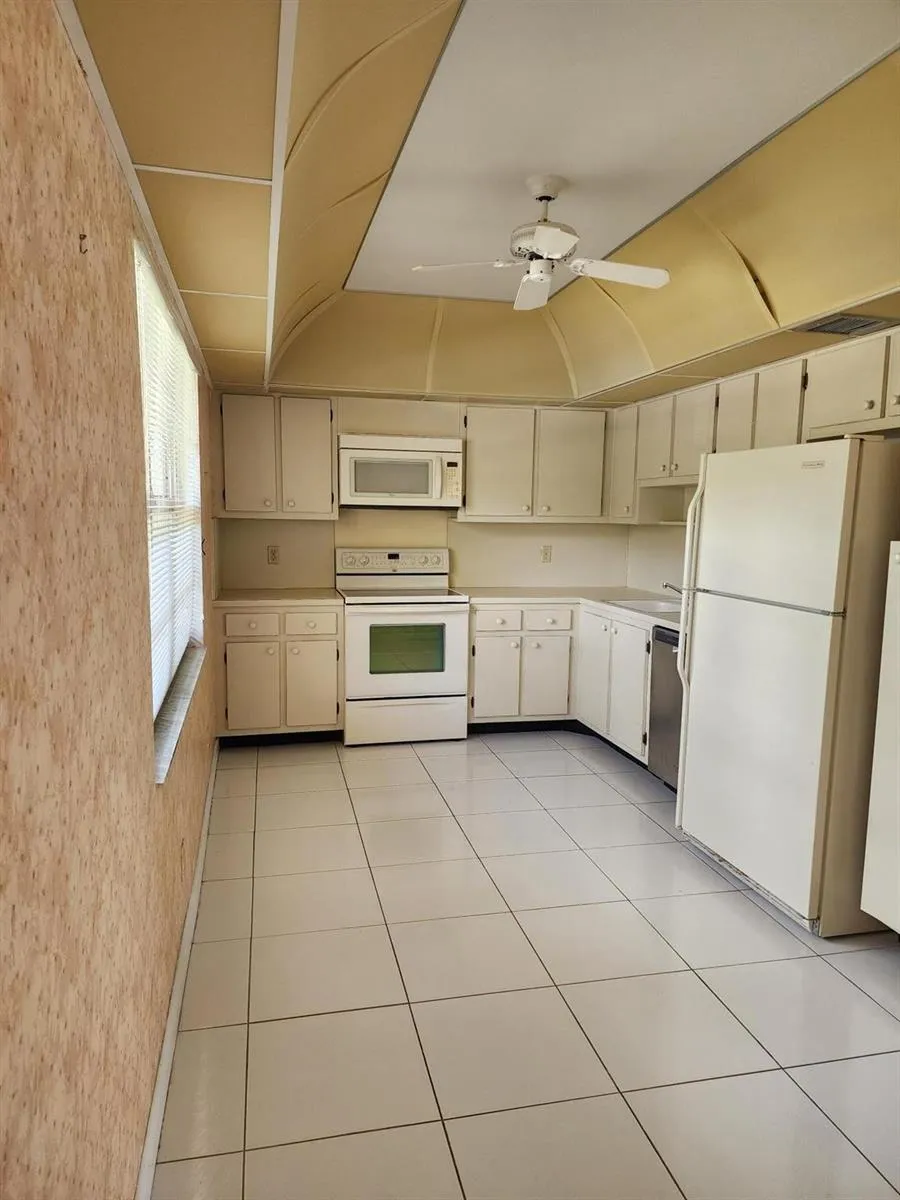 805 CYPRESS BOULEVARD #109 Pompano Beach, FL 33069