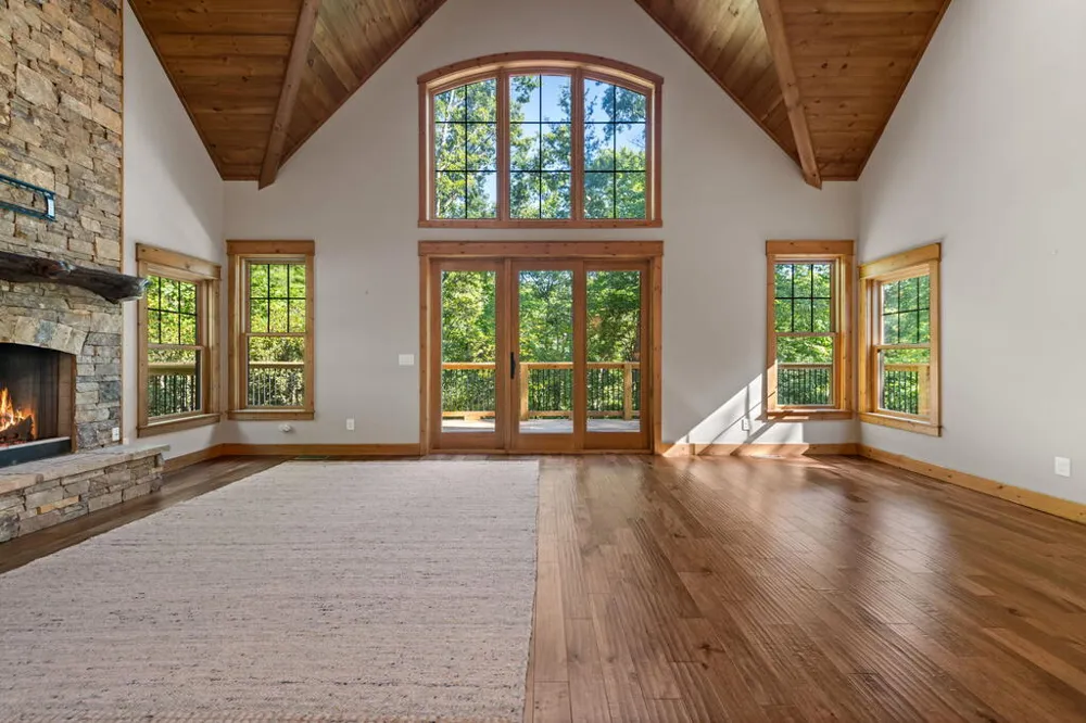 2634 Mountain Tops Road Blue Ridge, GA 30513