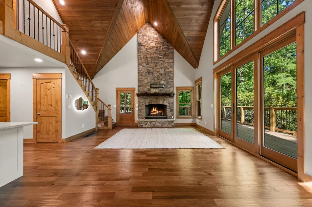 2634 Mountain Tops Road Blue Ridge, GA 30513