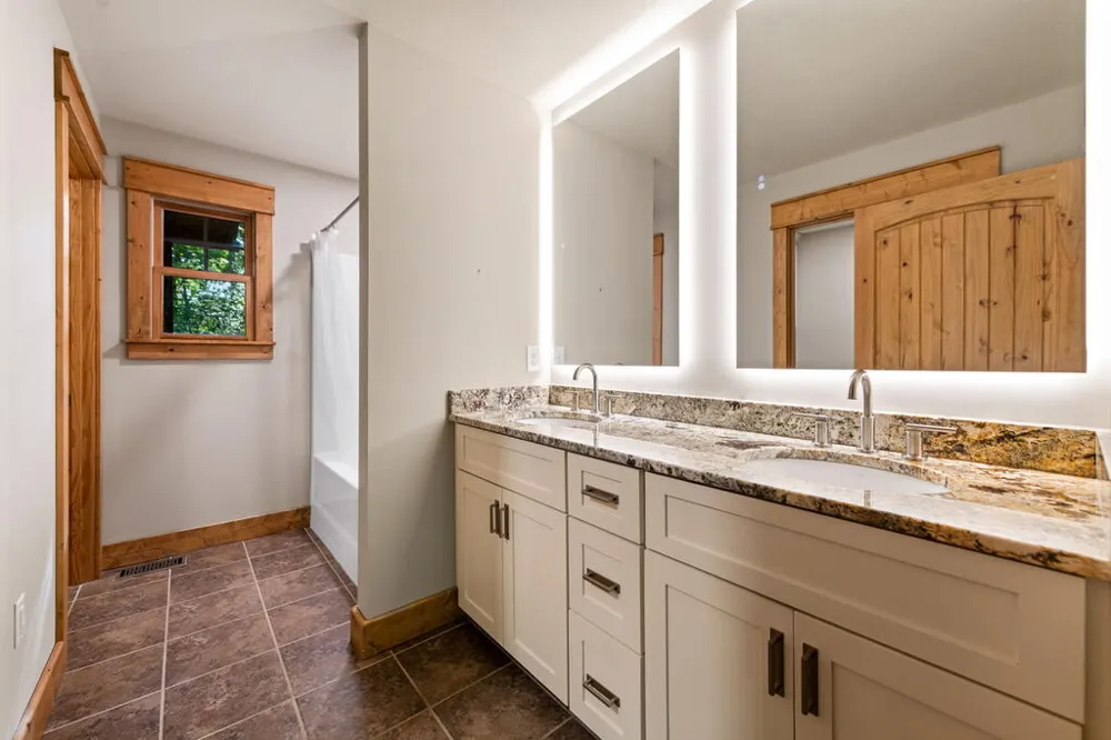 2634 Mountain Tops Road Blue Ridge, GA 30513