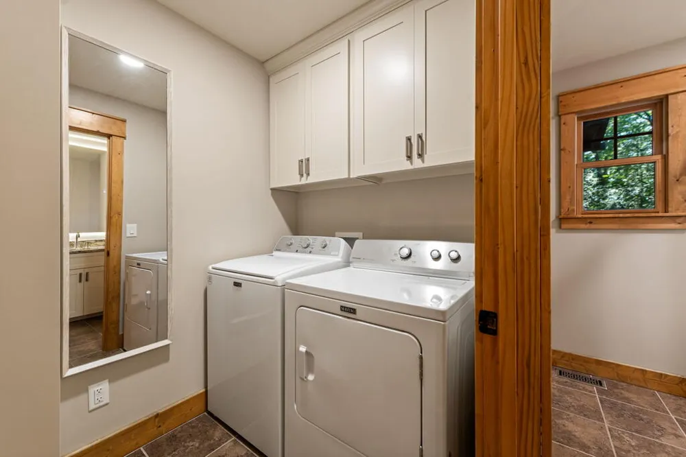 2634 Mountain Tops Road Blue Ridge, GA 30513
