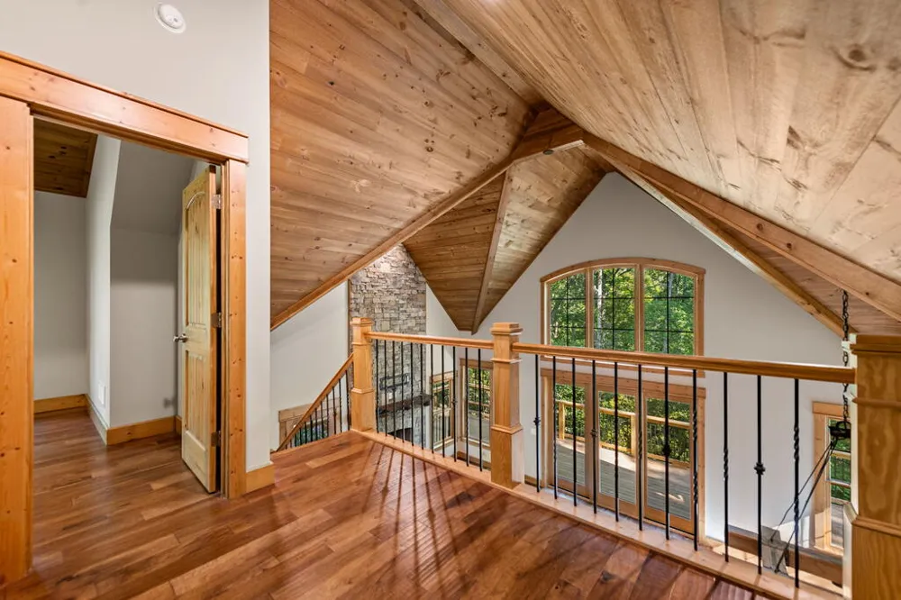 2634 Mountain Tops Road Blue Ridge, GA 30513