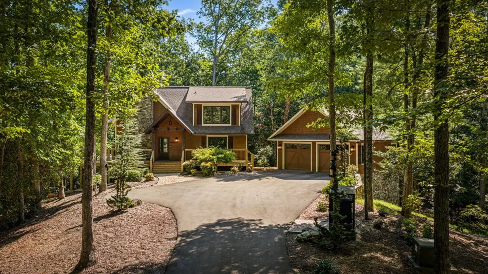 2634 Mountain Tops Road Blue Ridge, GA 30513