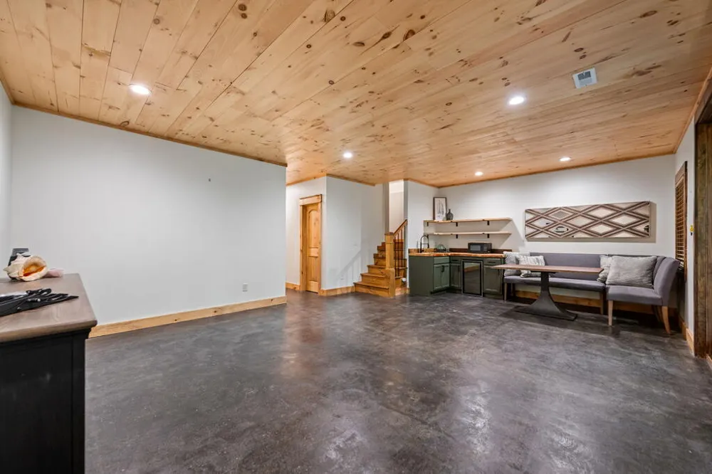 2634 Mountain Tops Road Blue Ridge, GA 30513