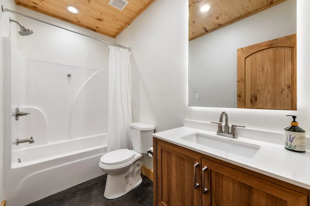 2634 Mountain Tops Road Blue Ridge, GA 30513