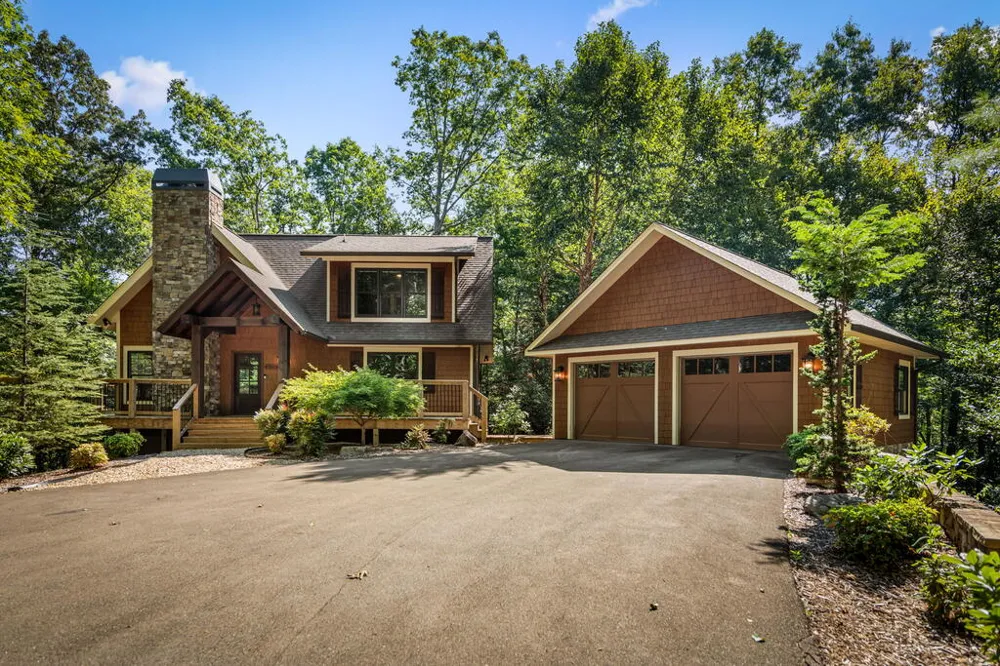 2634 Mountain Tops Road Blue Ridge, GA 30513